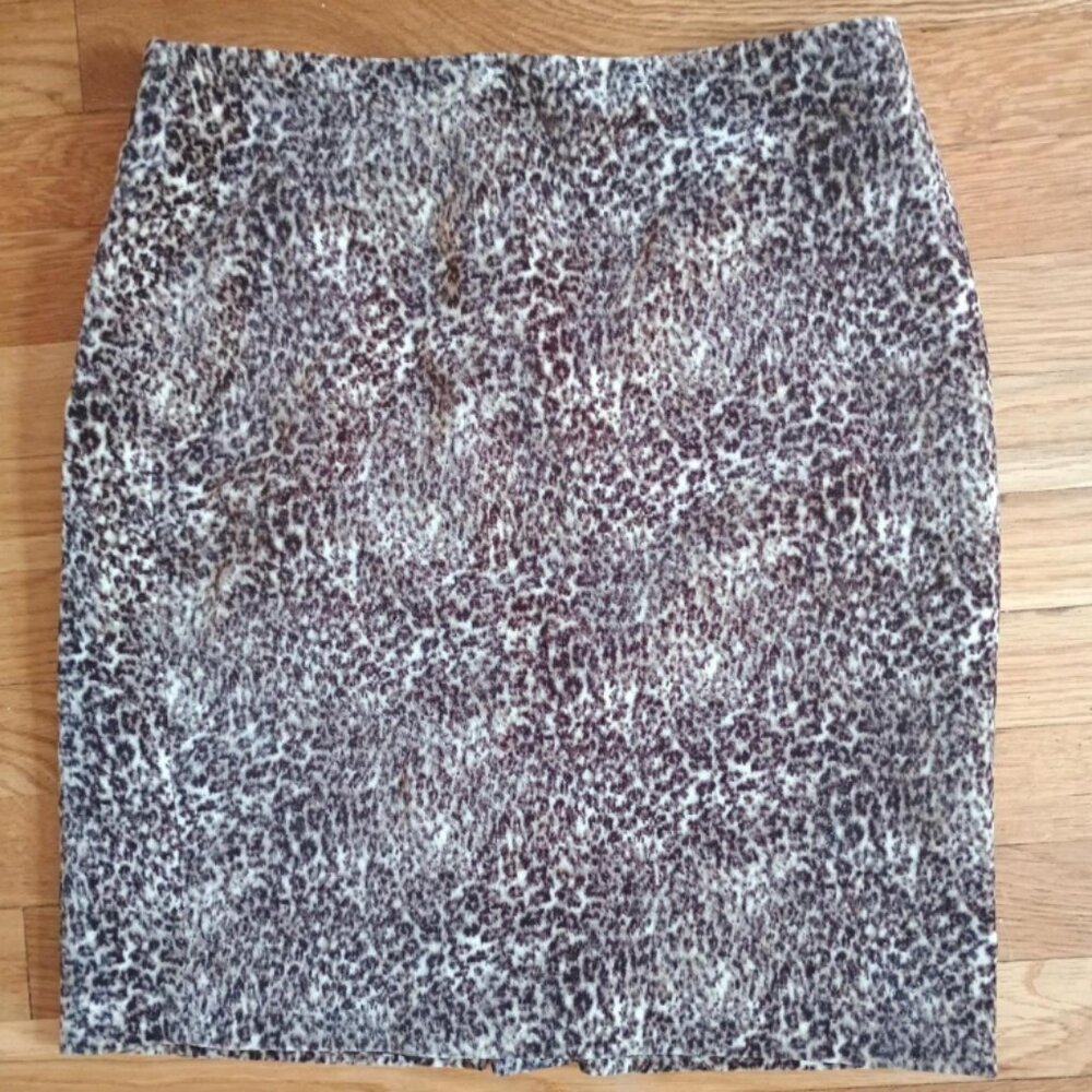 Talbots Leopard Print Mini Skirt Size 4 Petite - image 3